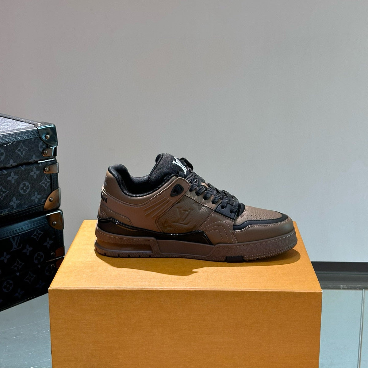 LOU TRAINERS