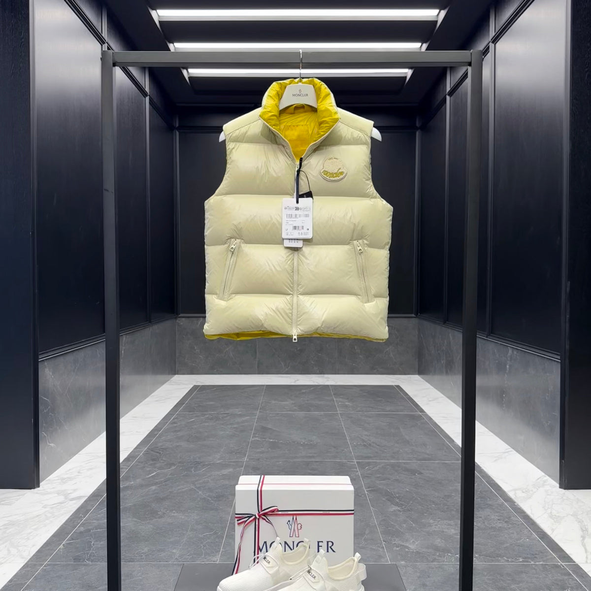 MONC LIPSI VEST