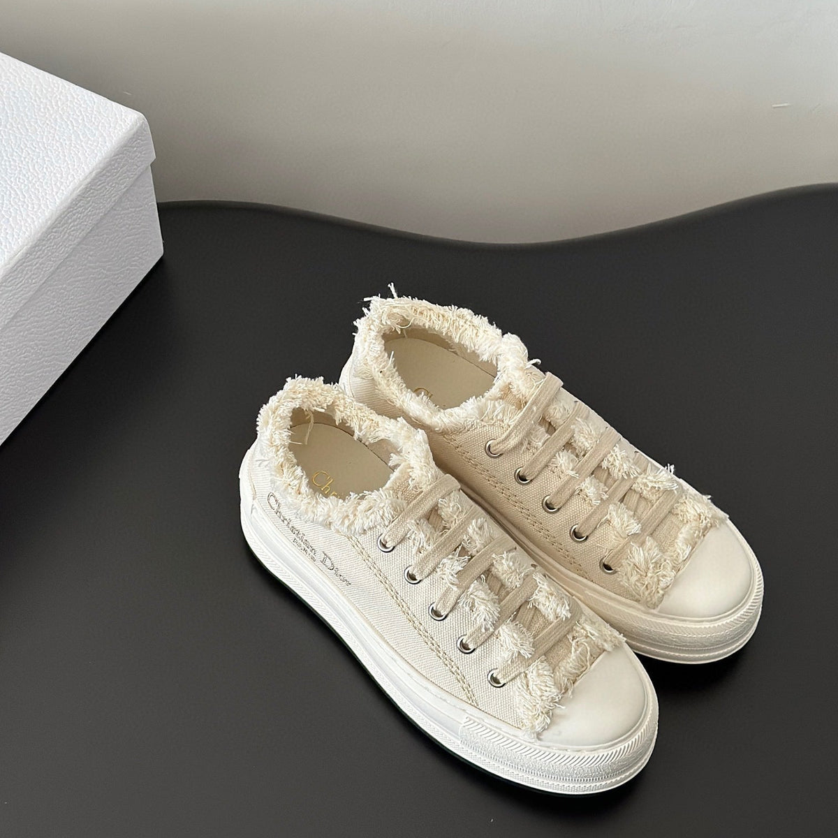 CD WALKIN SNEAKER