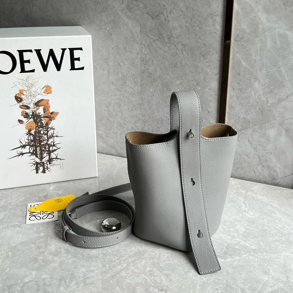 LOEW MINI PEBBLE BUCKET BAG