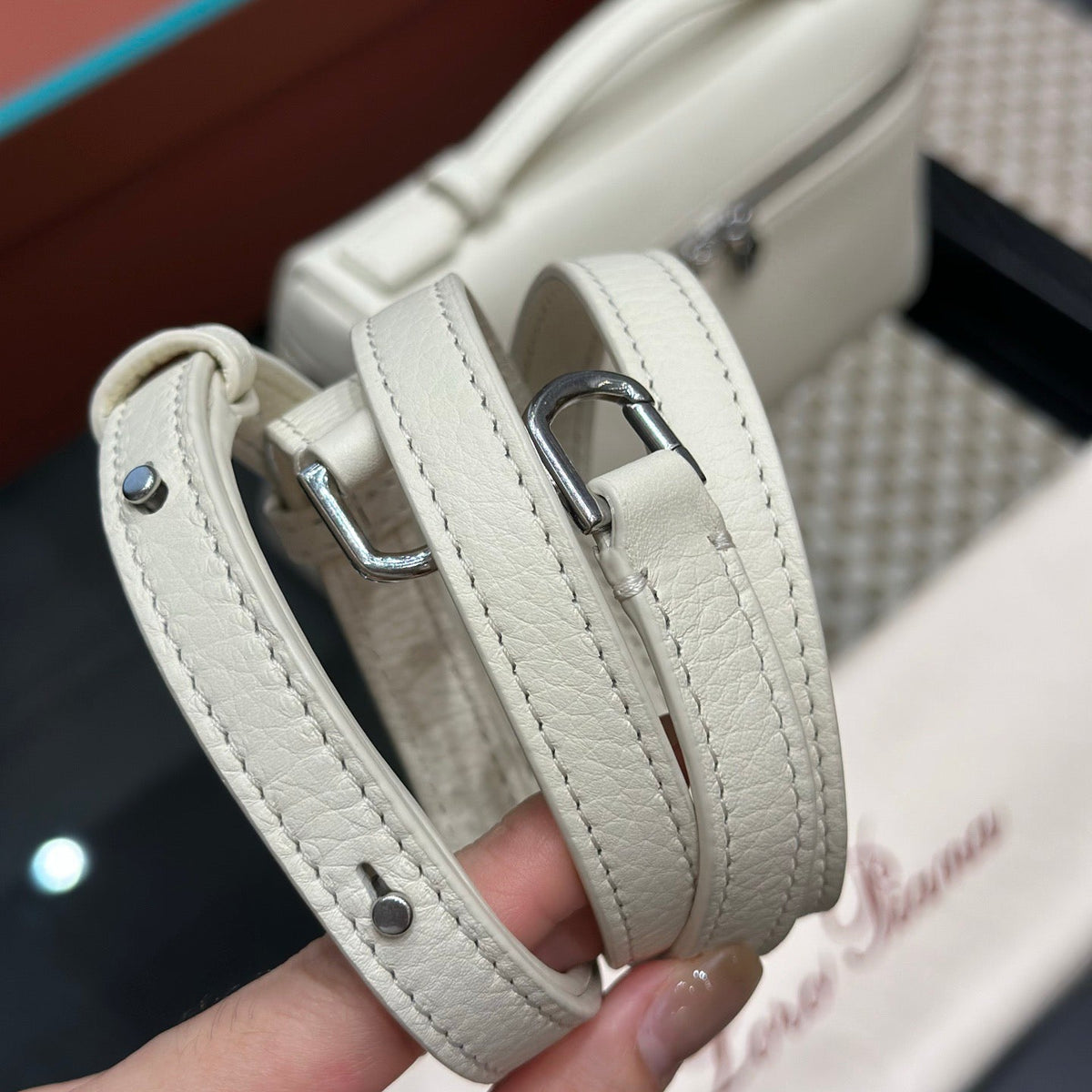 LORO P EXTRA POCKET L19 BAG