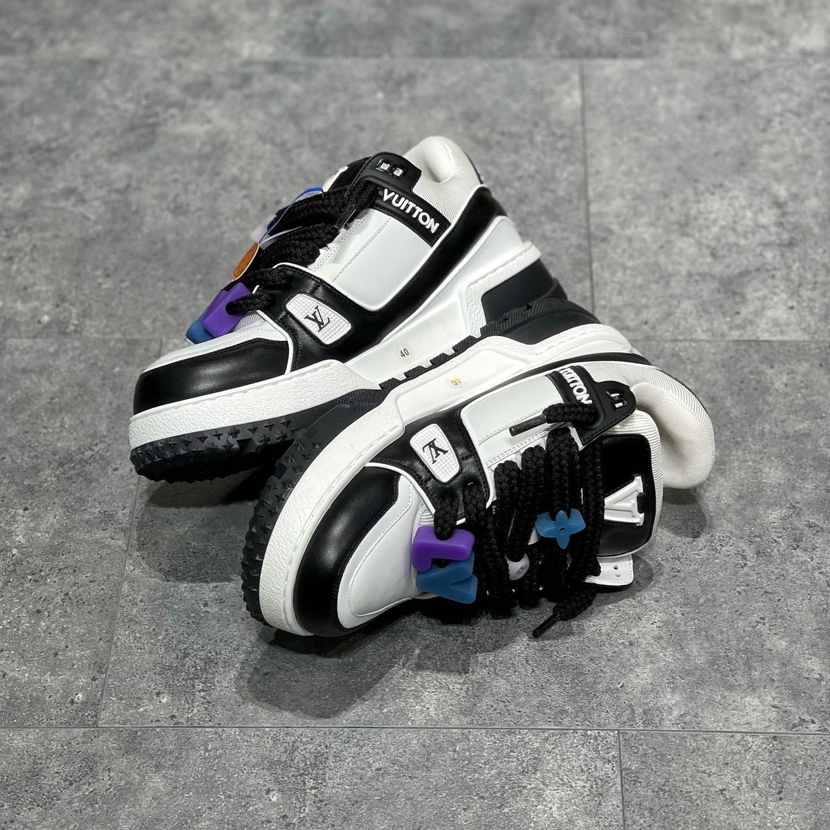 LOU TRAINERS