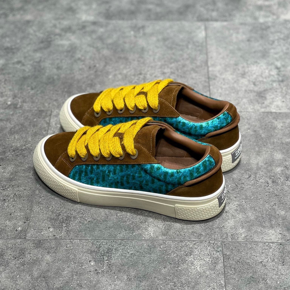 CD B33 SNEAKER