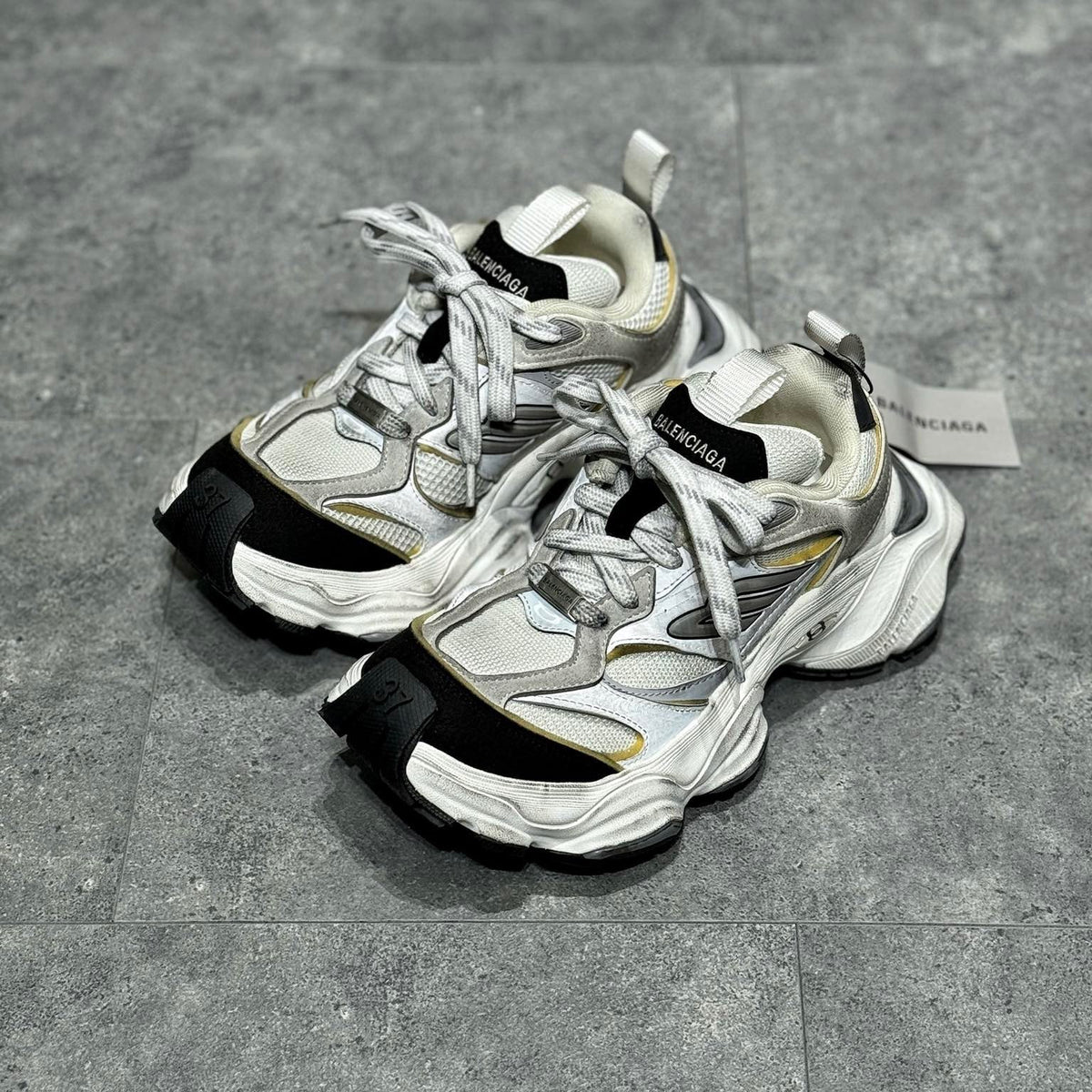 BAL CARGO TRAINERS