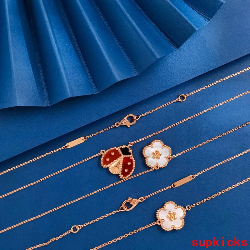 Van Cleef & Arples Jewelry