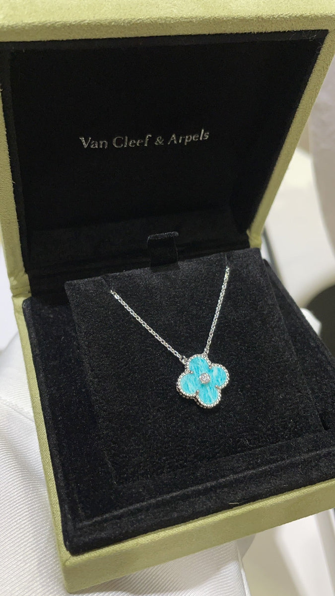 VAN C NECKLACE
