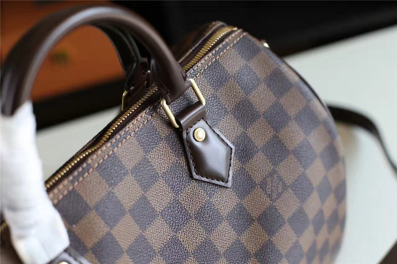 I W Fashion Lu-Vi bags - 8150