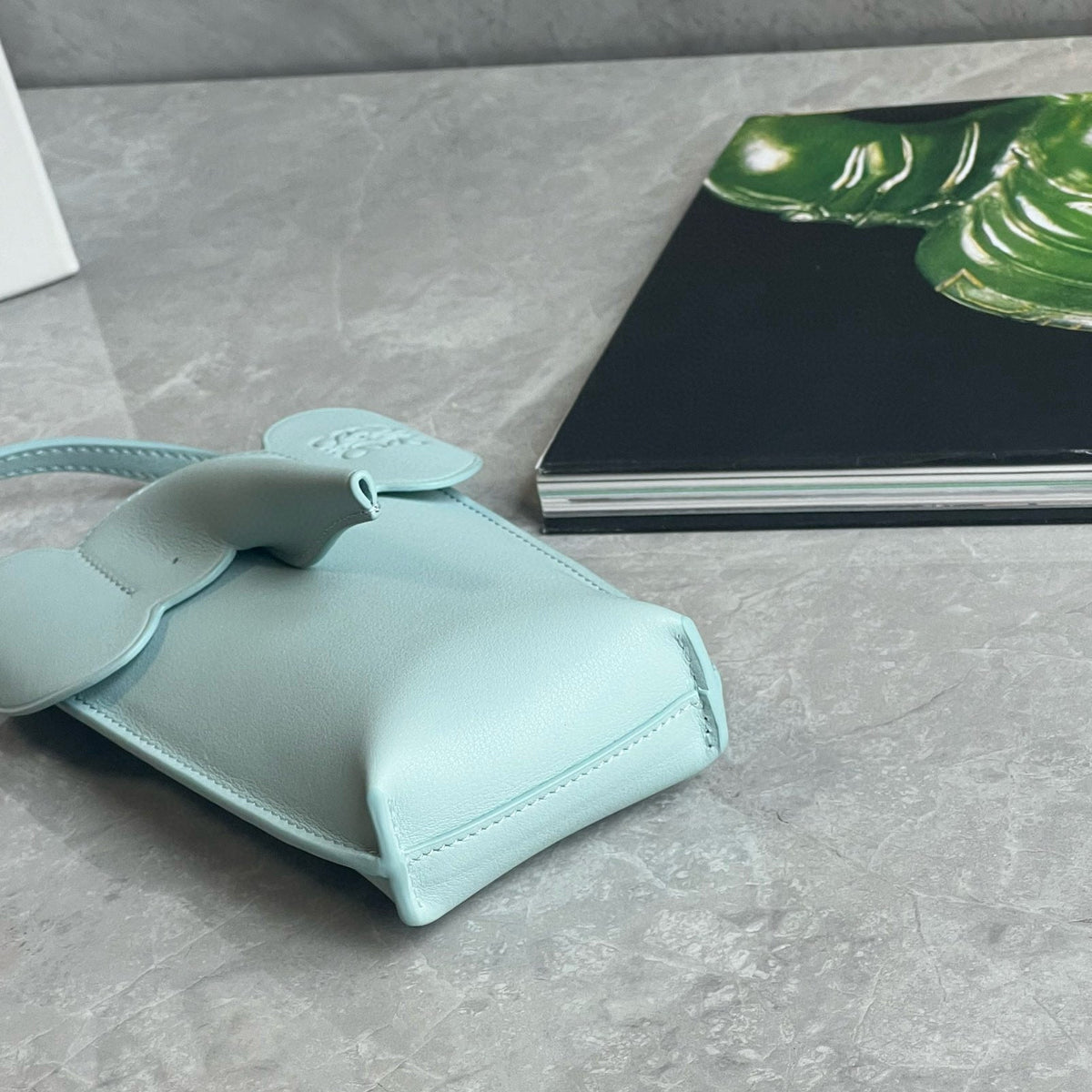 LOEW ELEPHANT POCKET BAG