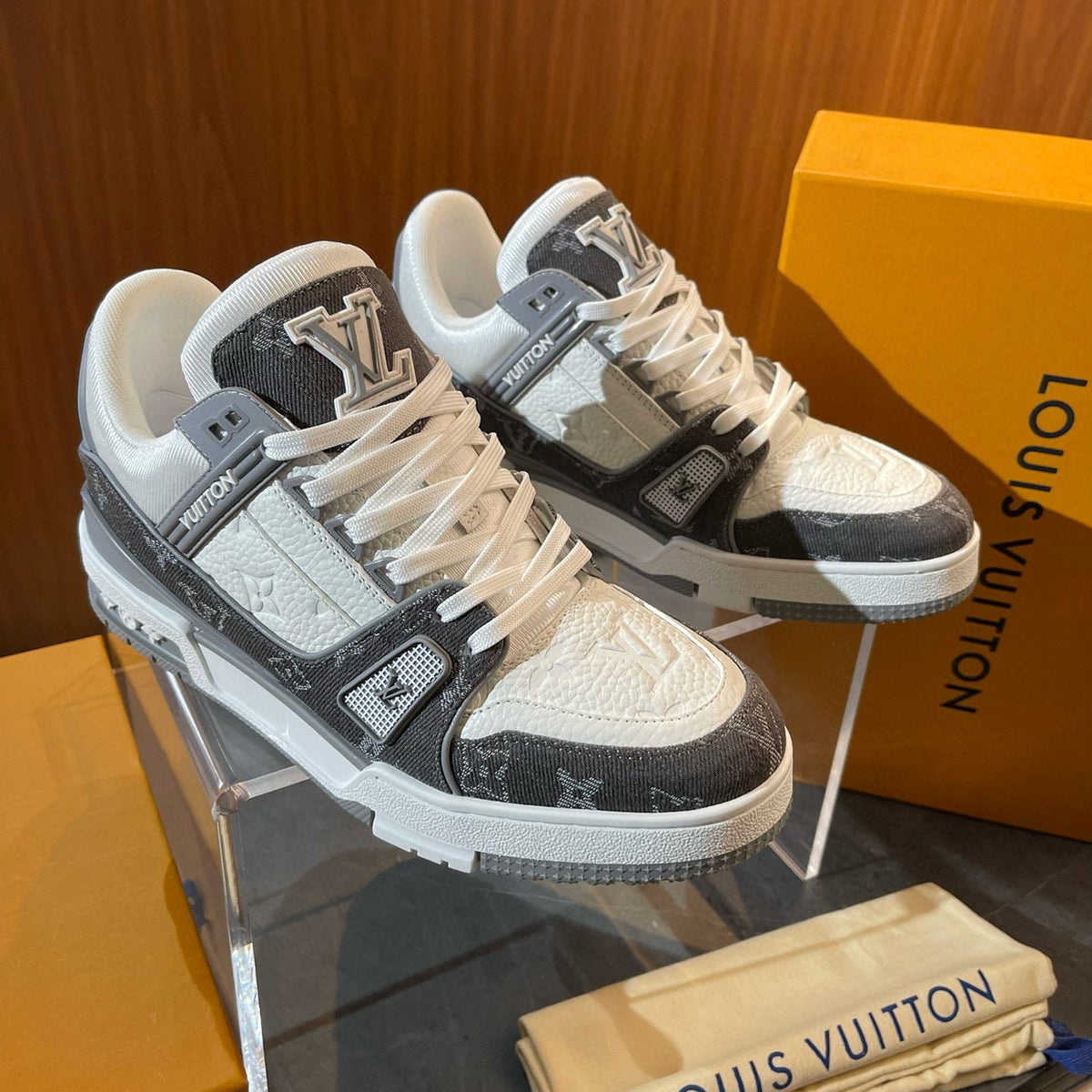 LOU TRAINERS