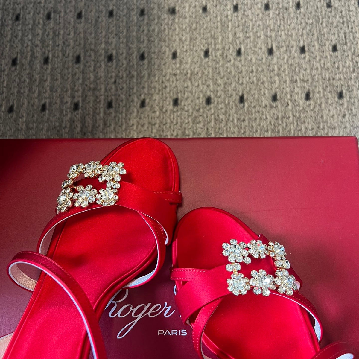 ROGER V HEELS