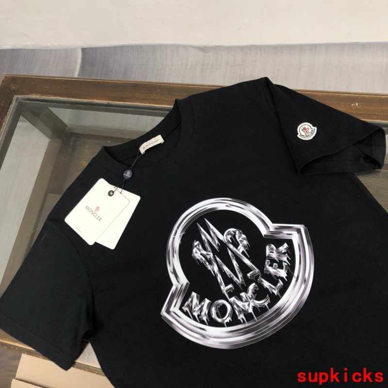 Moncler Luxury Cloth