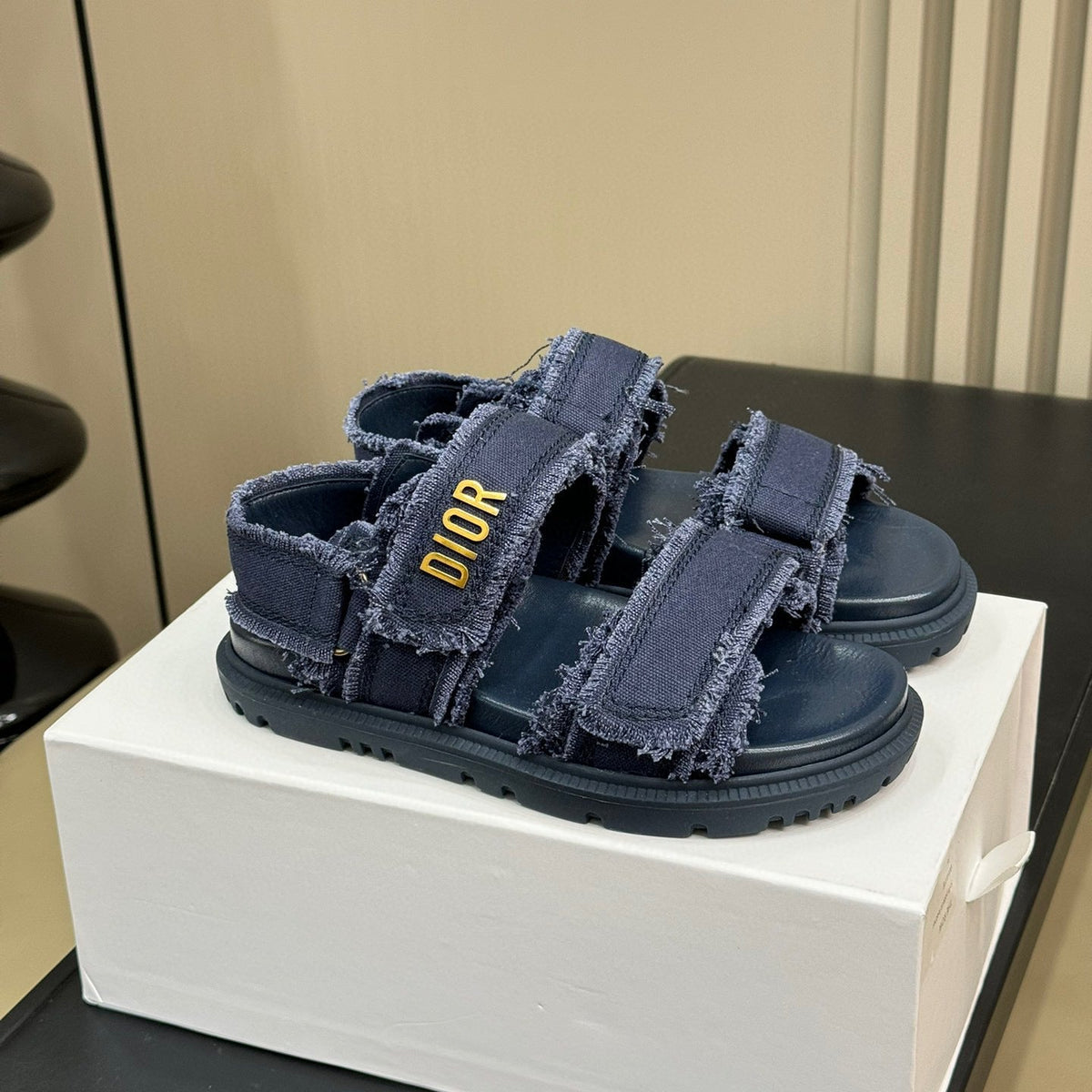 CD SANDALS