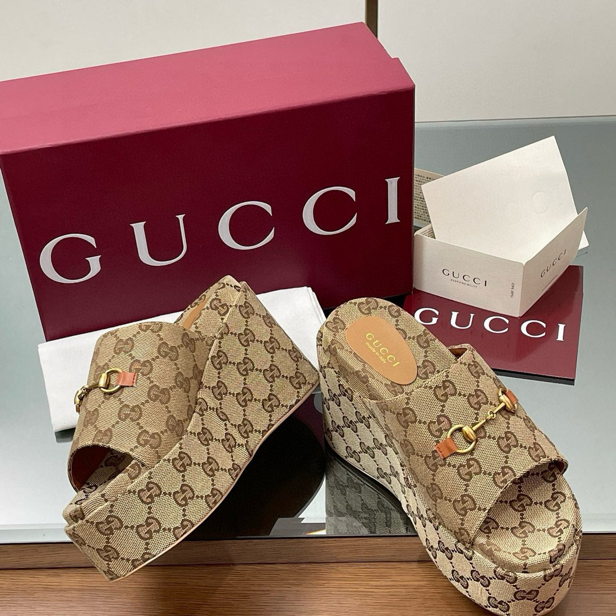 GG WEDGE SANDALS