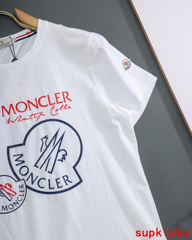Moncler Luxury Cloth