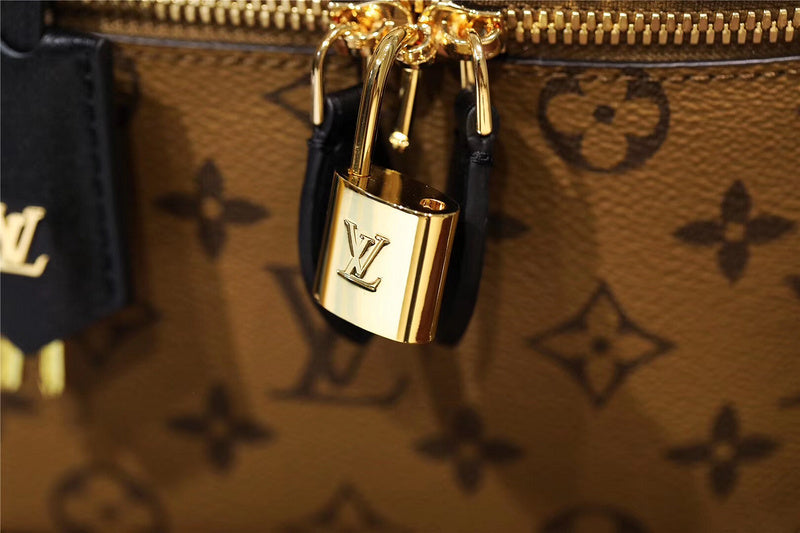 I W Fashion Lu-Vi bags - 8605