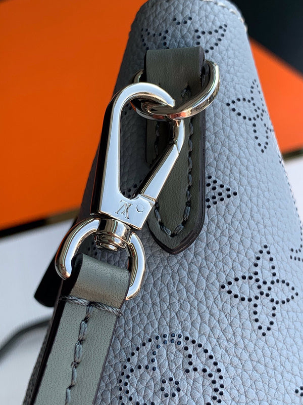 LOV2 Bags - Luxurious Bags  984