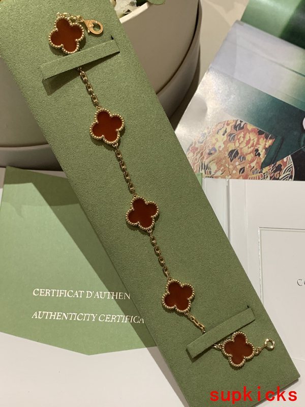 Van Cleef & Arples Jewelry