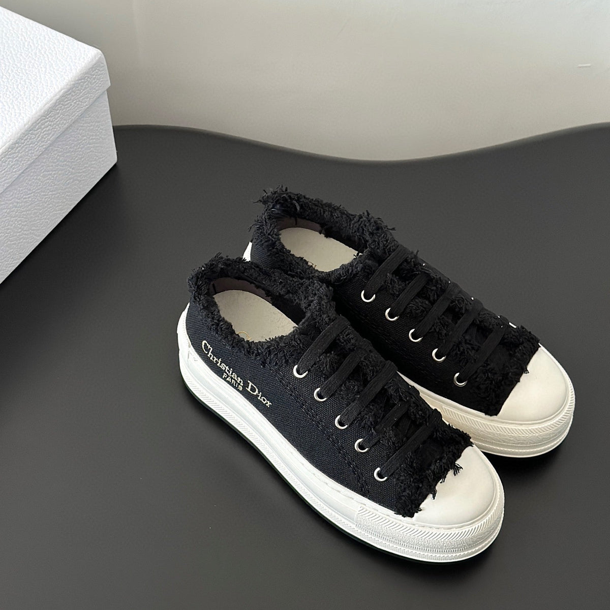 CD WALKIN SNEAKER