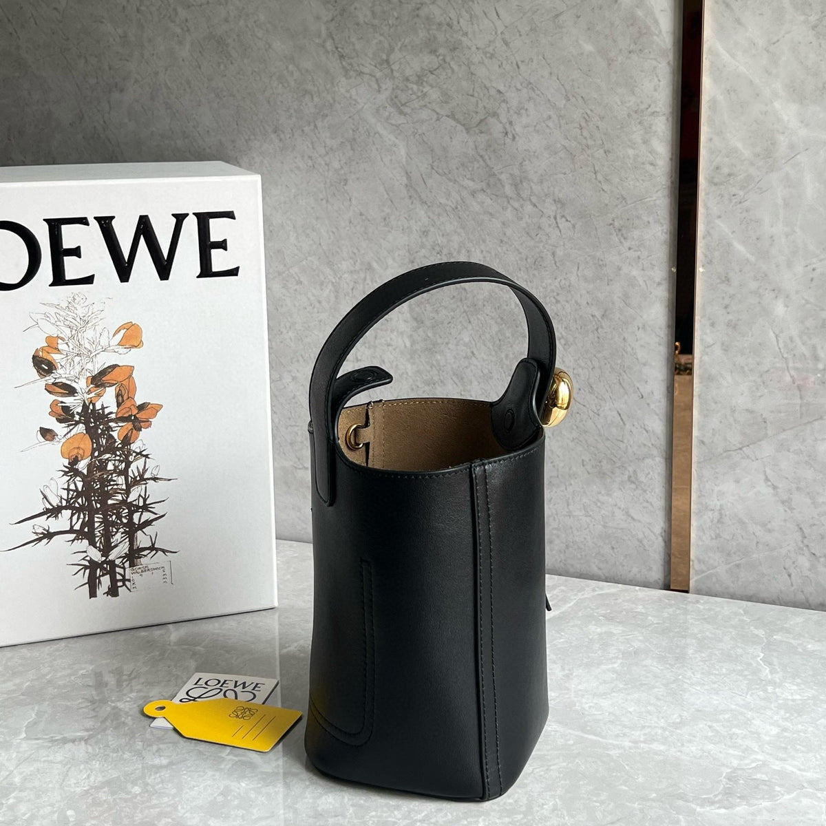 LOEW MINI PEBBLE BUCKET BAG