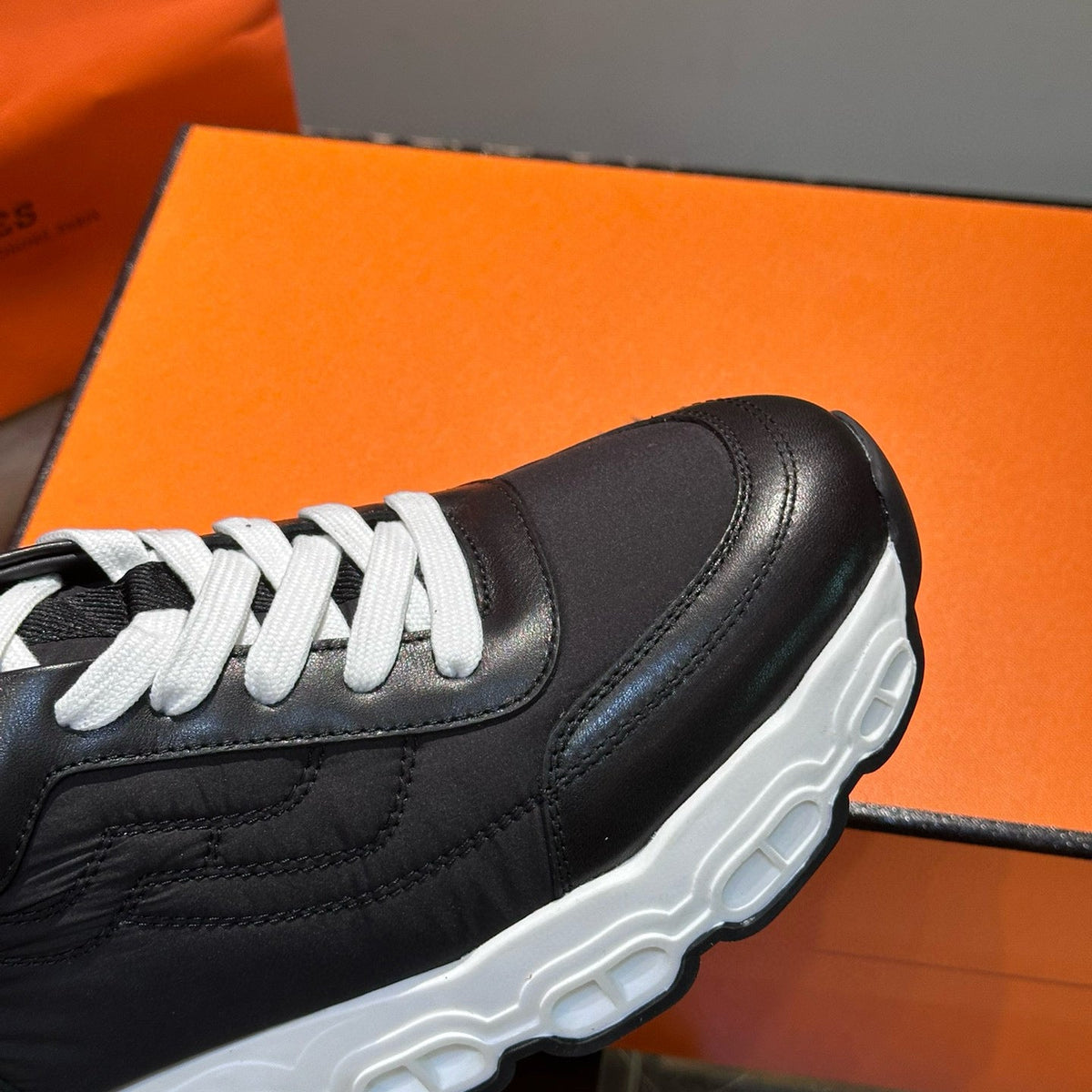 HERM IMPULSE SNEAKER