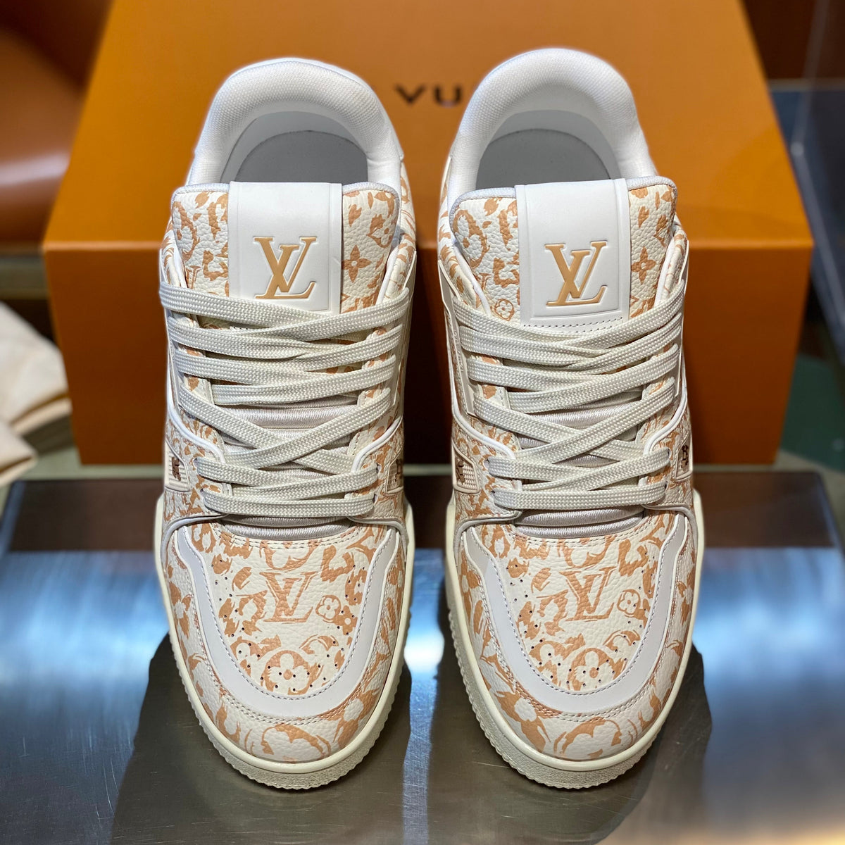 LOU TRAINERS