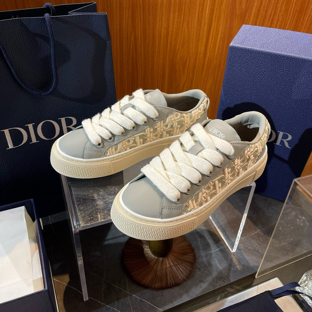 CD B33 SNEAKER