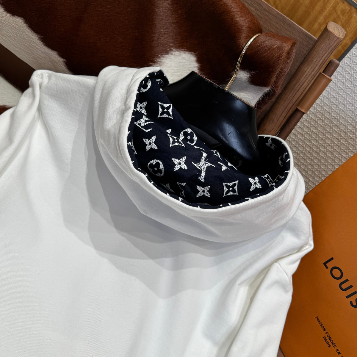 LOU HOODIE