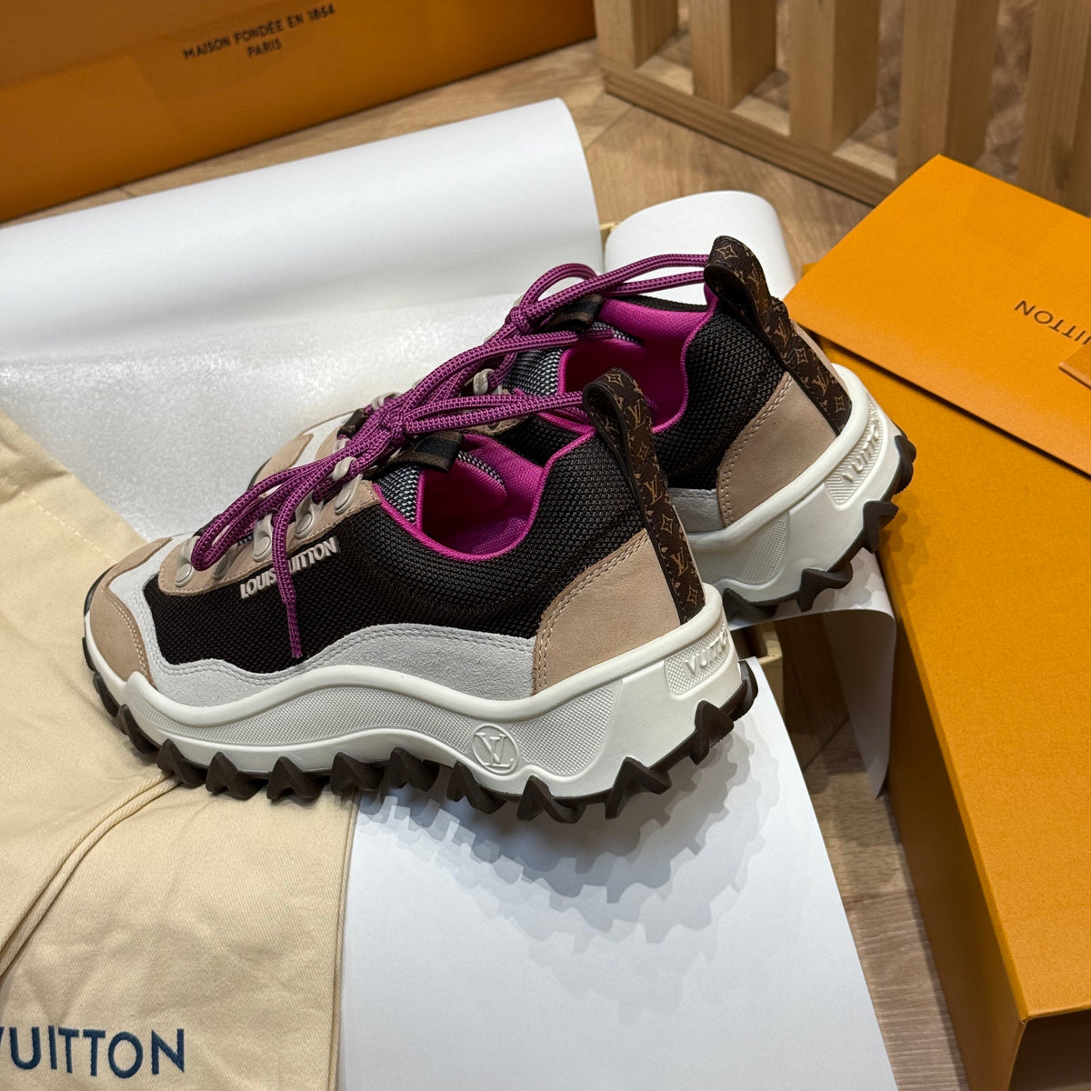 LOU RUSH XPLORER SNEAKERS