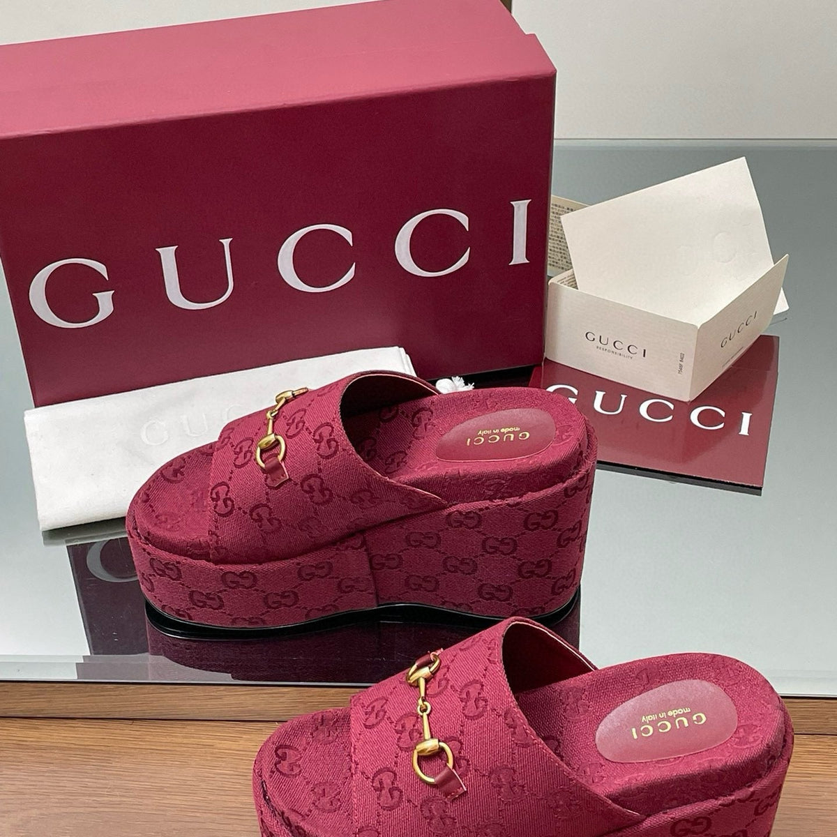 GG WEDGE SANDALS