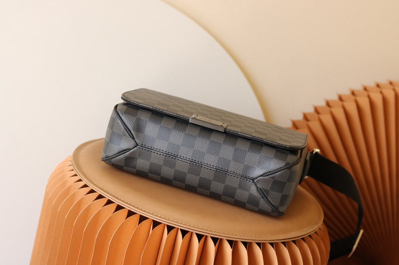 I W Fashion Lu-Vi bags - 17190
