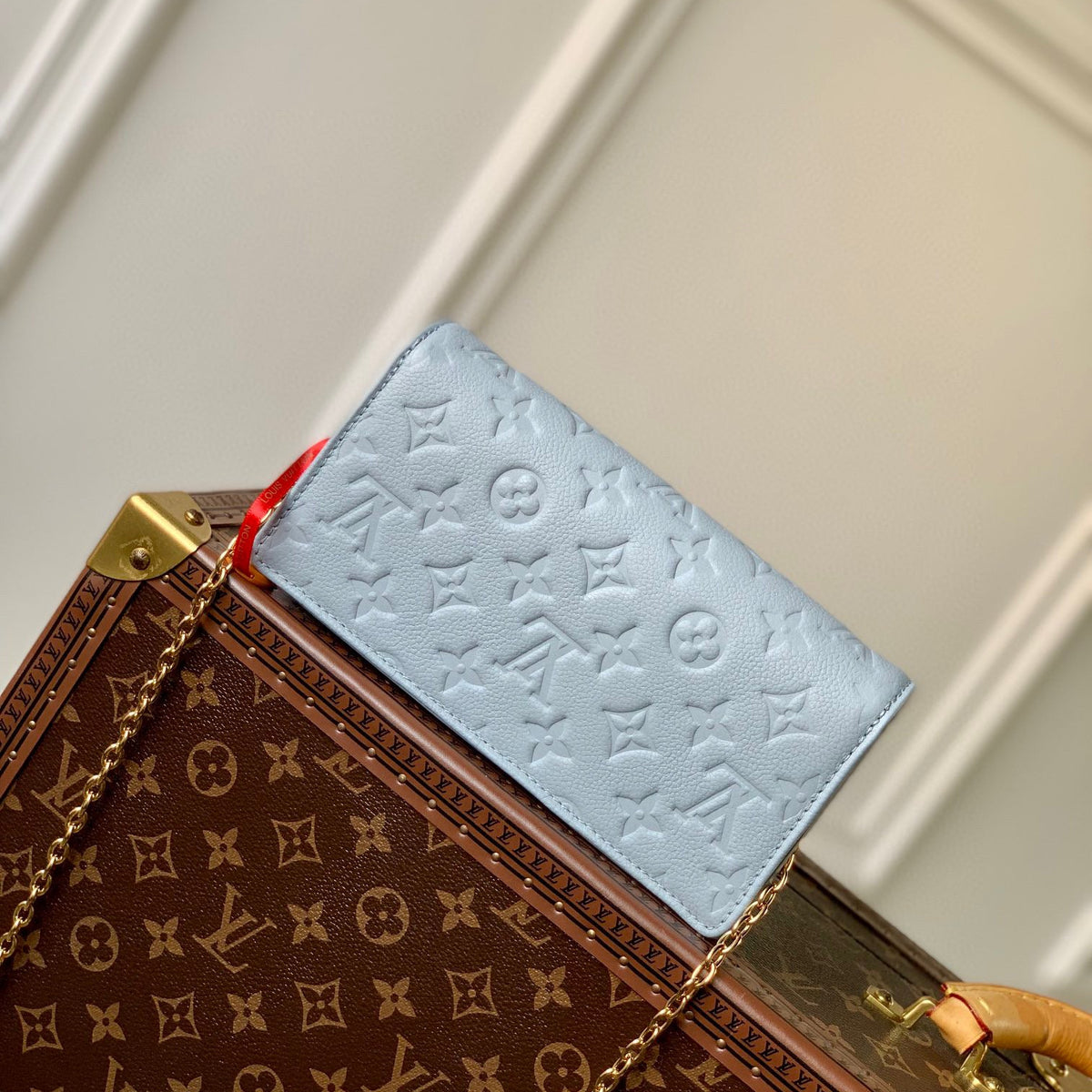 LOU LILY WALLET ON CHAIN