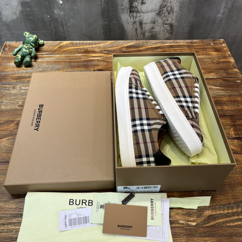 Burberry Luxury Shoes