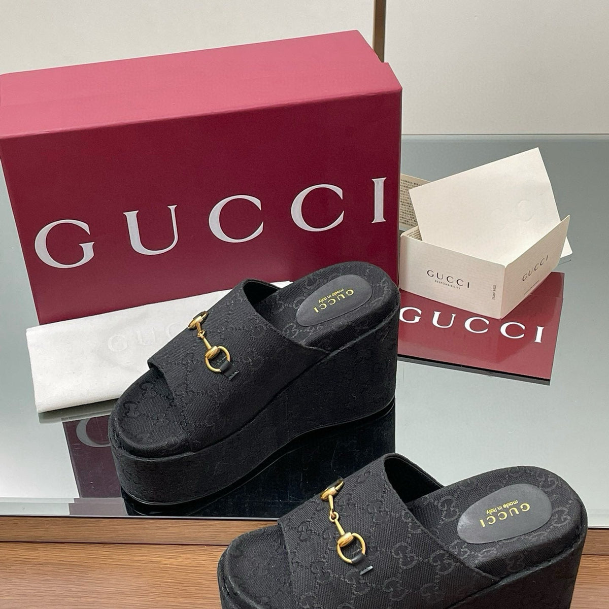 GG WEDGE SANDALS