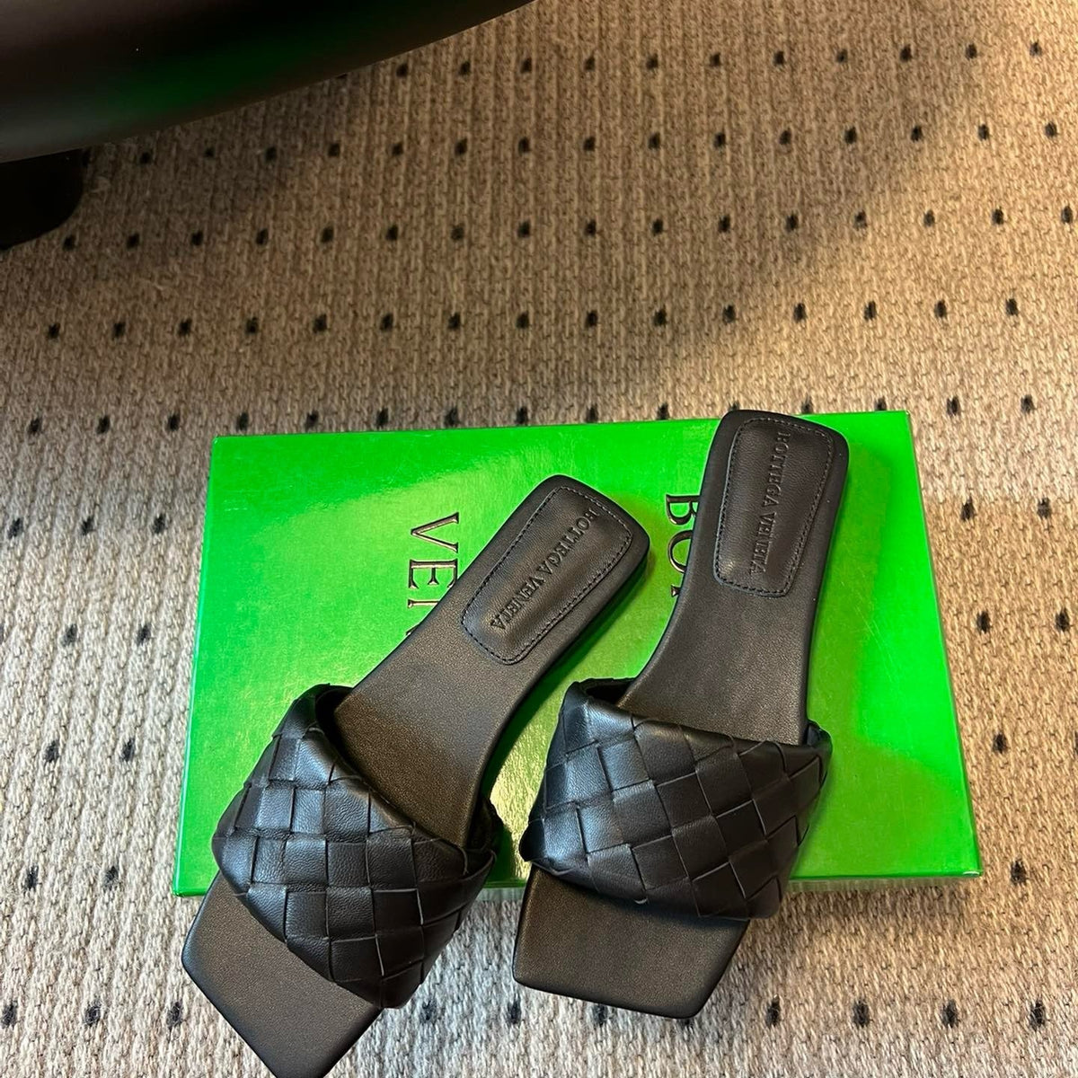 BOTT V SANDALS
