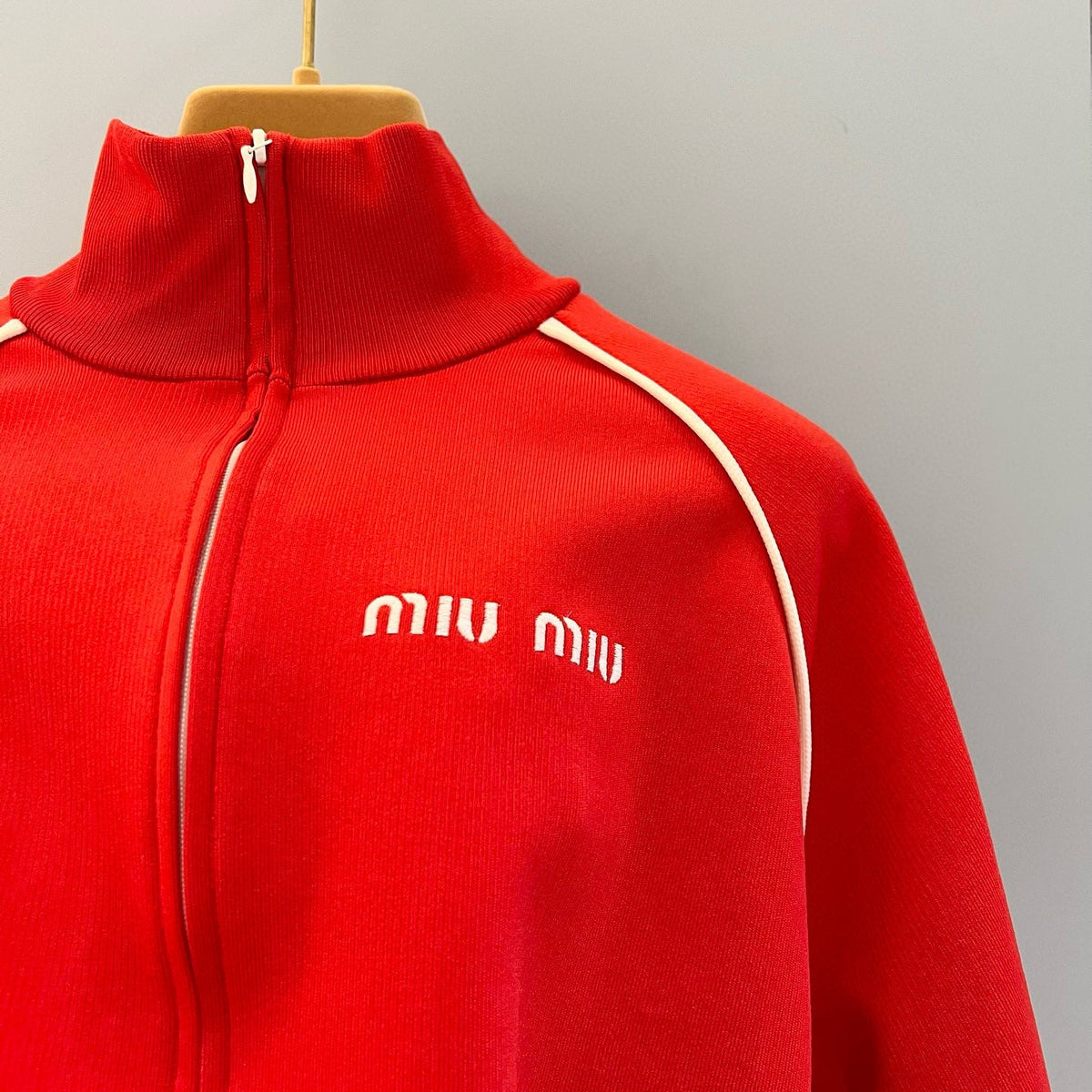 MIU M ZIP SWEATSHIRT