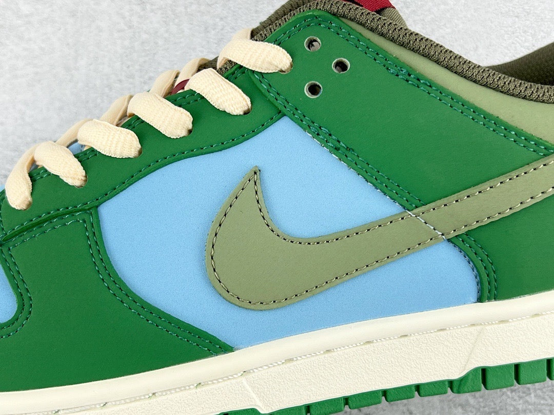 NIKE DUNK LOW