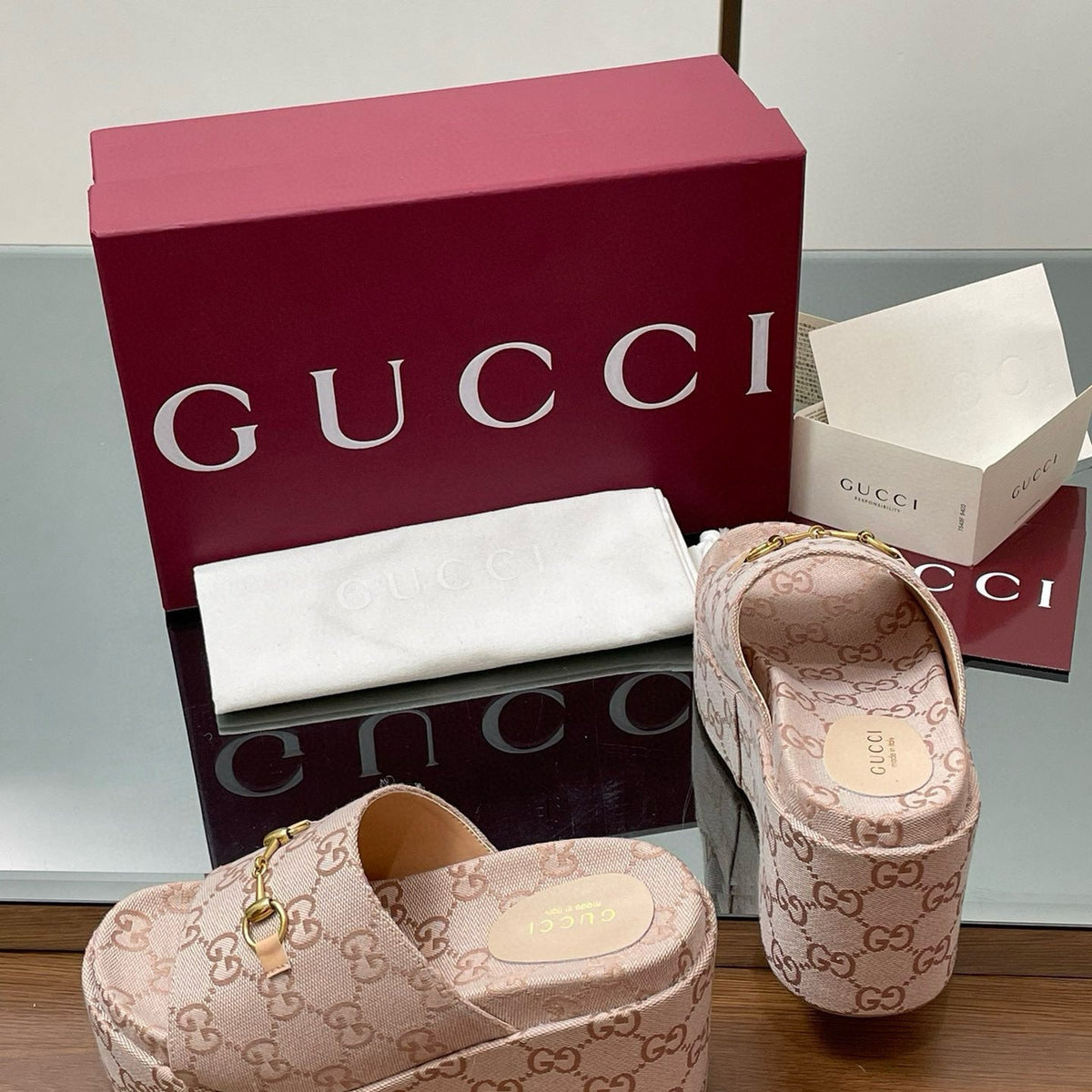 GG WEDGE SANDALS