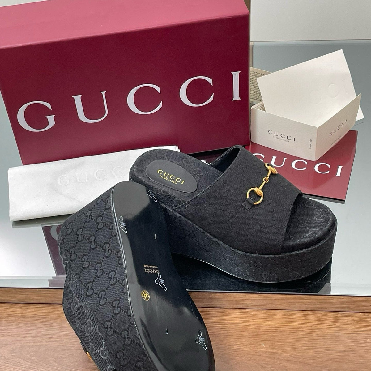 GG WEDGE SANDALS