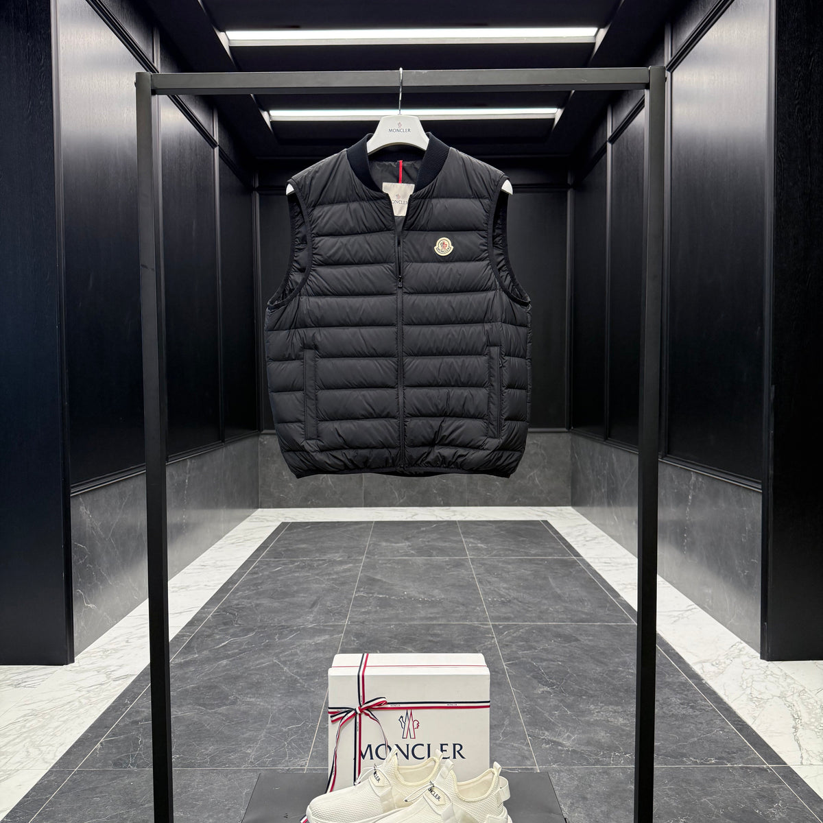 MONC VERNEY JACKET