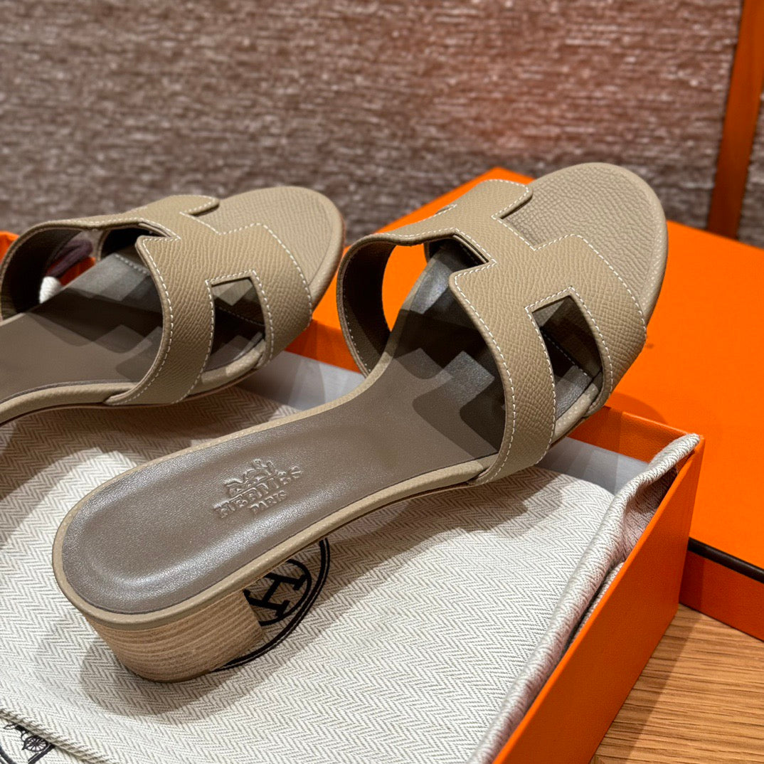 HERM OASIS SANDALS