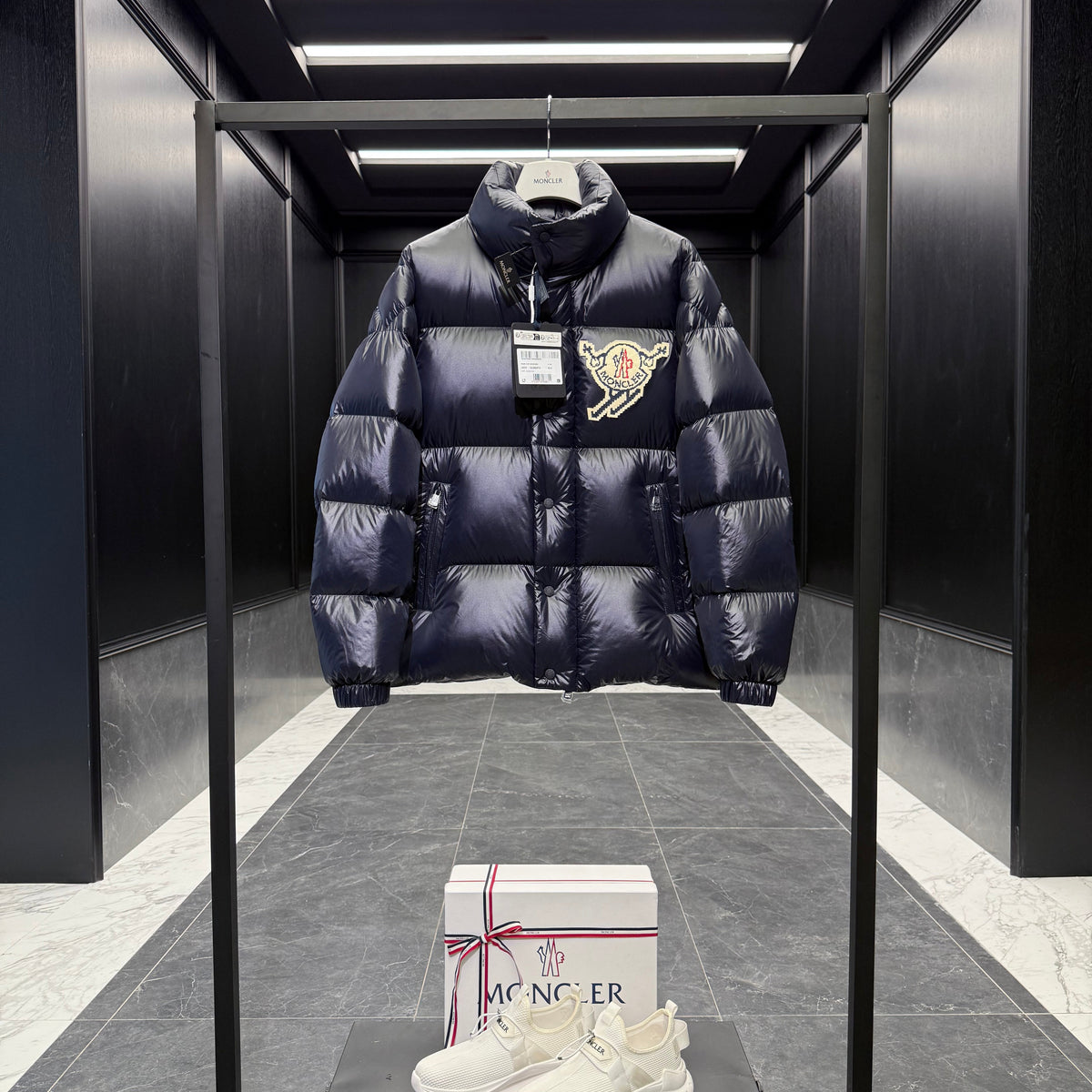 MONC LESTE JACKET