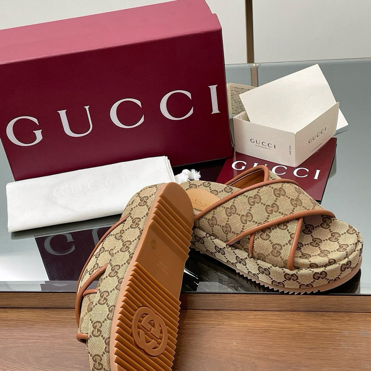 GG SANDALS