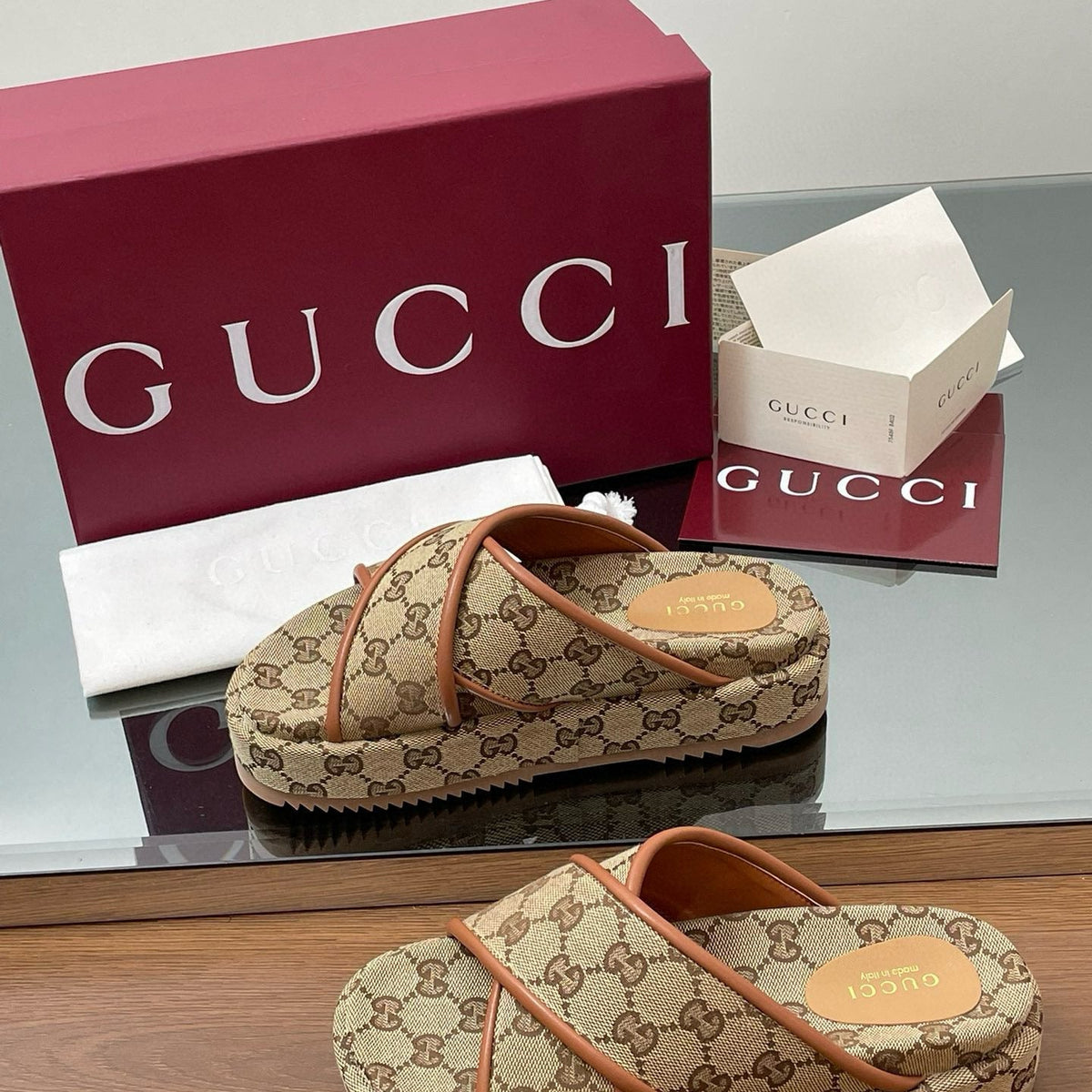 GG SANDALS