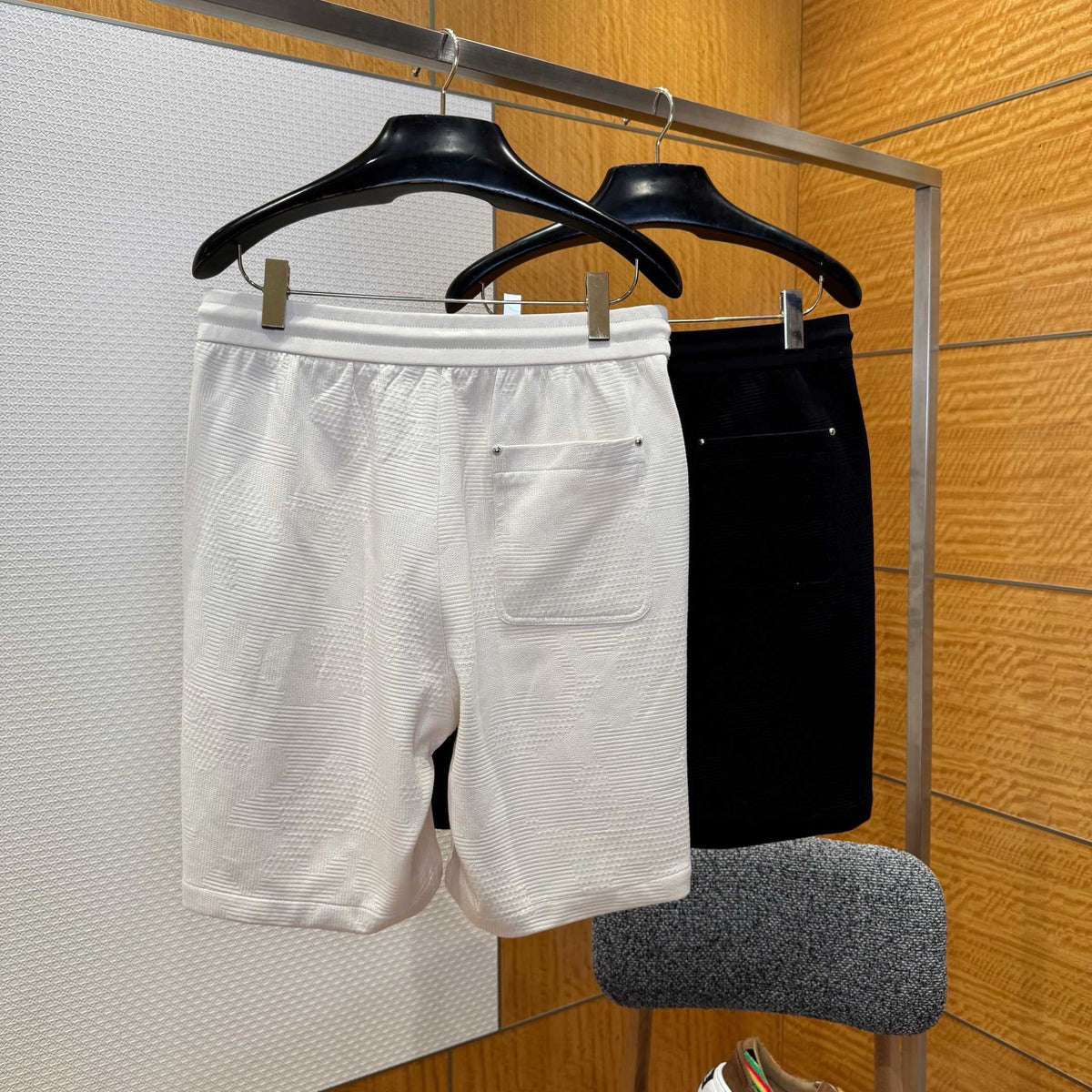 LOU SHORTS