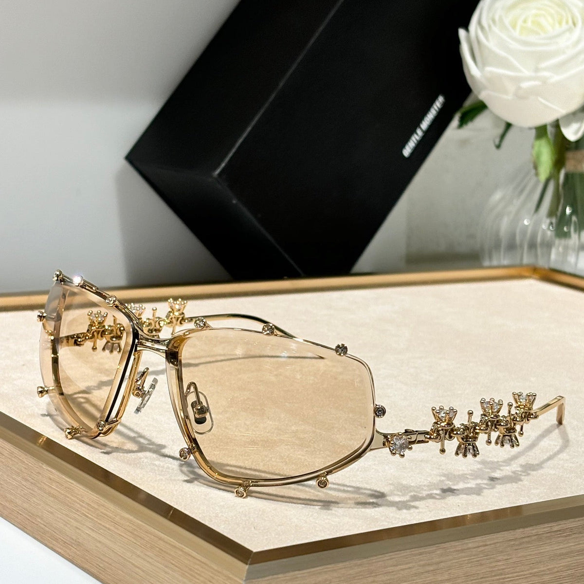 GENTLE M SUNGLASSES