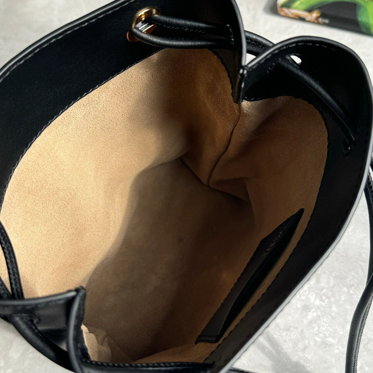 LOEW PEBBLE POUCH
