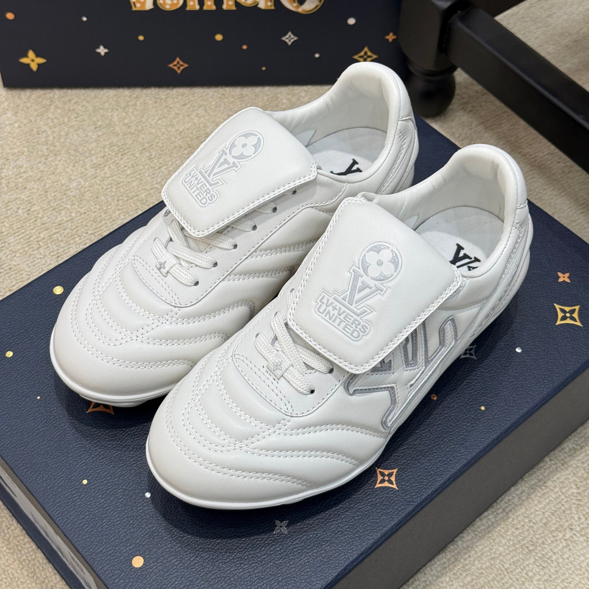 LOU FOOTPRINT SNEAKER