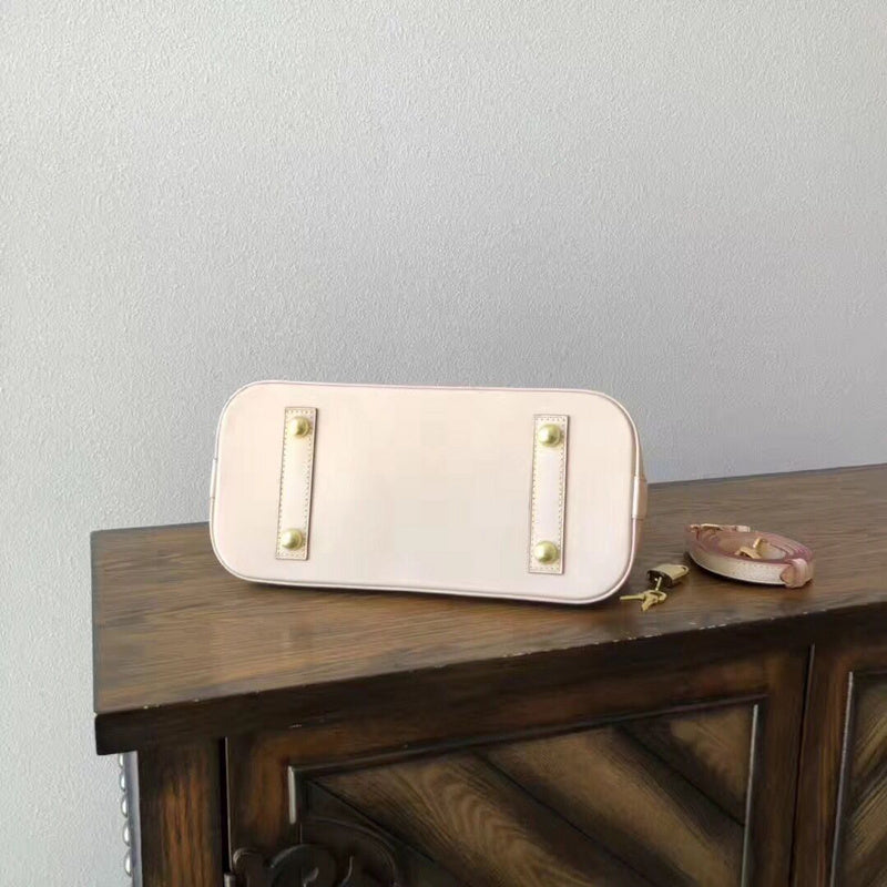 I W Fashion Lu-Vi bags - 17890