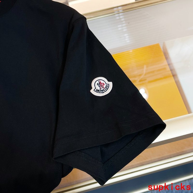 Moncler Luxury Cloth