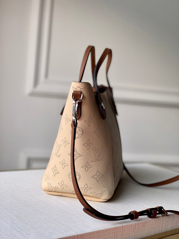 LOV2 Bags - Luxurious Bags  986